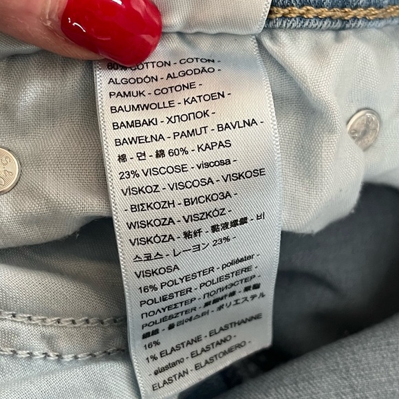 Levi’s Boyfriend Style Cropped Cuffed Light Wash Denim Jeans Size 30 - Picture 13 of 16